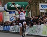 Enrico Rossi gewinnt die erste Etappe des Circuit de la Sarthe